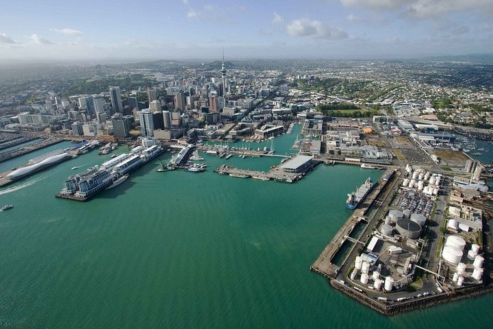 Auckland Airport to Whangaparaoa - Gulf Harbour Luxury Transfers - Photo 1 of 8